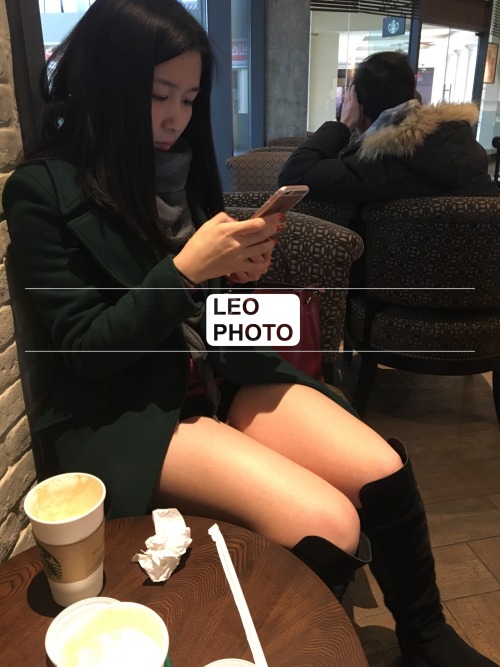 leophoto:  星巴克光腿露出