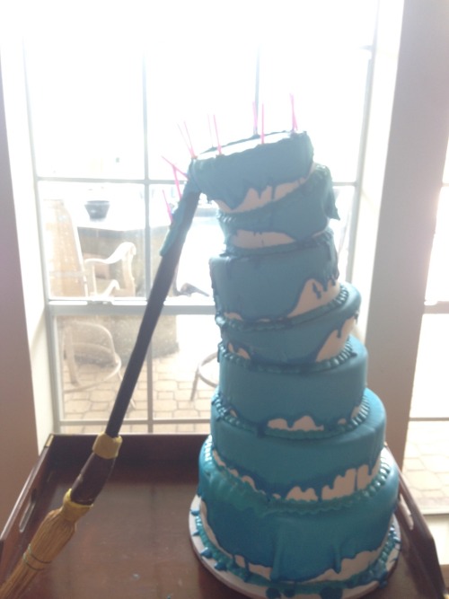 thepreciousthing: thedisneysupreme: so my friend’s mom is a baker… Life Goals: Make Thi