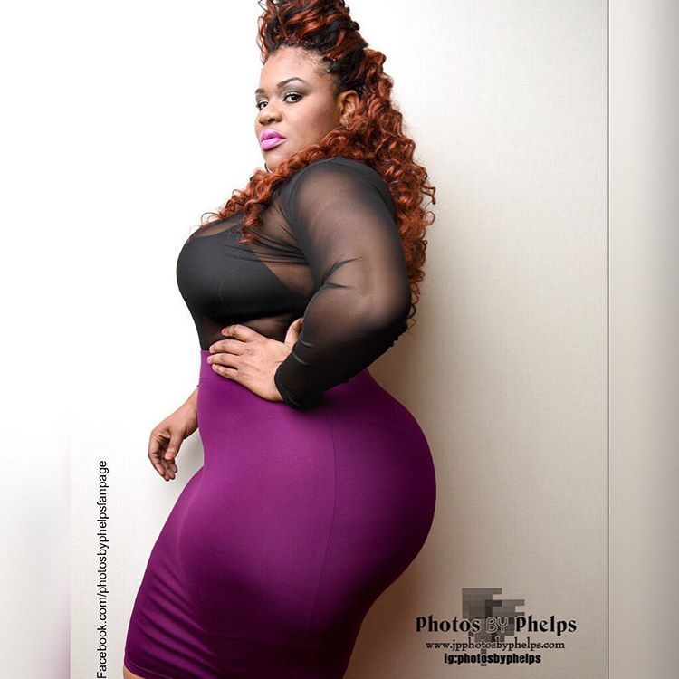Dangerous curves ahead with Ms cola  @cola_curvs #curves #afro  #blackgirlmagic #photosbyphelps