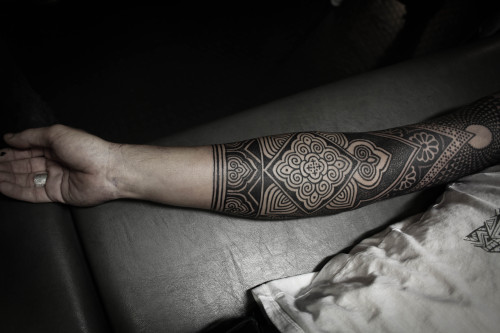 blackhearttattoo: Tattoo by Alexis Calvie