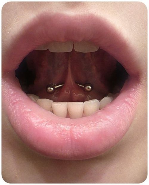 intimatefemalepiercings: (Source: spreepicky)