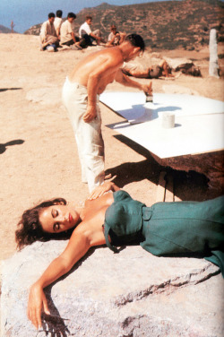 theniftyfifties:  Elizabeth Taylor on the