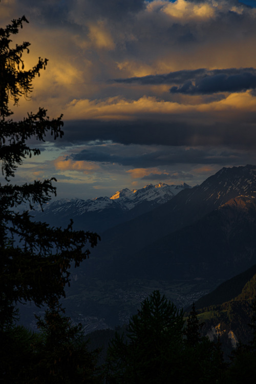 Last light on the distant mountains - Alpine Haute Route, June 2021photo by: nature-hiking