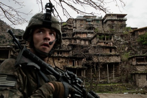 majorleagueinfidel:  US Army soldiers serving in the Korengal Valley of Afghanistan’s Kunar Province. Images by Adam Ferguson. 