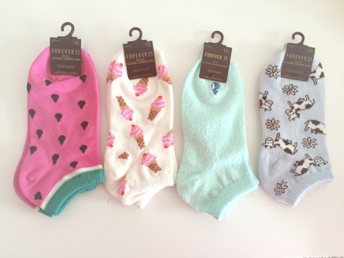 pescamaryan:  love these socks from forever21! they had so many cute ones!Kawaii Mall Haul (video) (blog post)♡ find me here: pescamaryan 