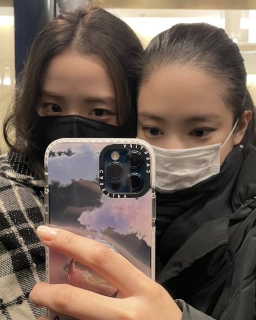 blackpinkofficial: [IG] 211001 jennierubyjane:  Oh did we miss this Date night with @ sooy