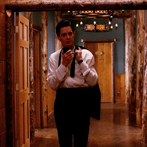 myellenficent:Dale Cooper in Twin Peaks, Episode 7 “The Last Evening”