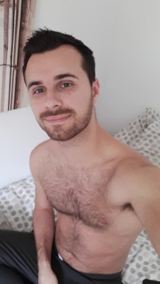 maxinbc: Early morning selfie having a hard