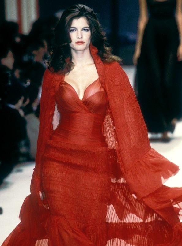 Stephanie Seymour for Chanel Haute Couture 1995 🍷