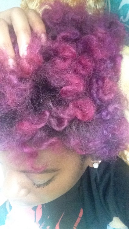 prettyblackpastel: Bantu knot out