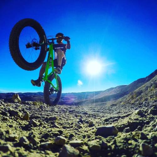 fatbikedotcom:  Wheelie Wednesday one day ahead of schedule. #Repost @haigmelikian ・・・ Morning ☀️ . 