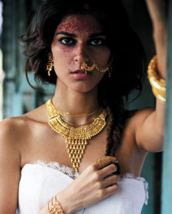 bhagyawati:  beautifulsouthasianbrides:  Photos by:Bikramjit Bose &ldquo;A Bride’s Tale ;Editorial from Harper’s Bazaar Bride India&rdquo;  jesus christ, talk about stunning 