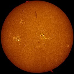 universe–stuff:the Sun, viewed through Hα (hydrogen-alpha) filters
