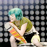 rosaliezack:  Hayley Williams + blue hair. 