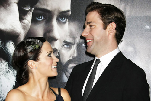 didtheybreakyourheart:theonlywayisellie:sorry-no-more-no-less:The way Emily Blunt and John Krasinski