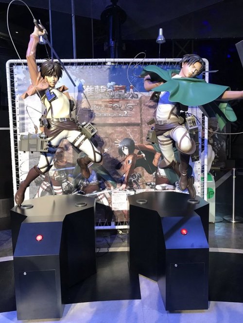 fuku-shuu:  SnK News: Shingeki no Kyojin x Tokyo Joypolis 2017′s Eren StatueFor its 2017 SnK collaboration, Tokyo Joypolis unveils a life-size statue of Eren! Based on Good Smile Company’s 1/8 scale figure design, the statue will also “speak”