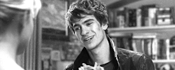 hannahpixiepixie:  i’m sorry but i’m so in love with him it hurts make it stop. make. it. stop.