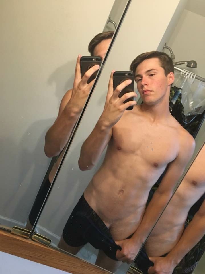 naked-straight-guys:Matt, 19 Interested in seeing more of him or having someone baited?