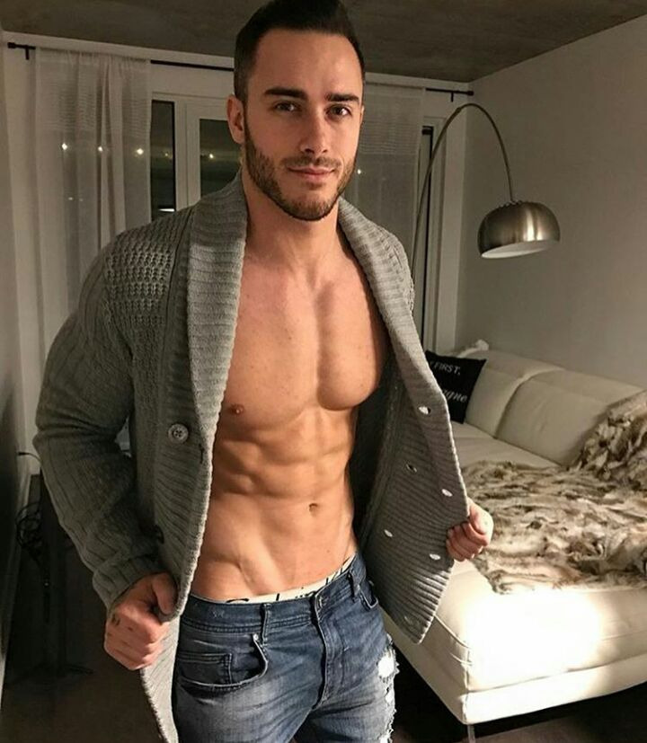 peterj1958:  seehowarerealmen:  Mike Chabot   Stunning Handsome Beautiful Sexy Men