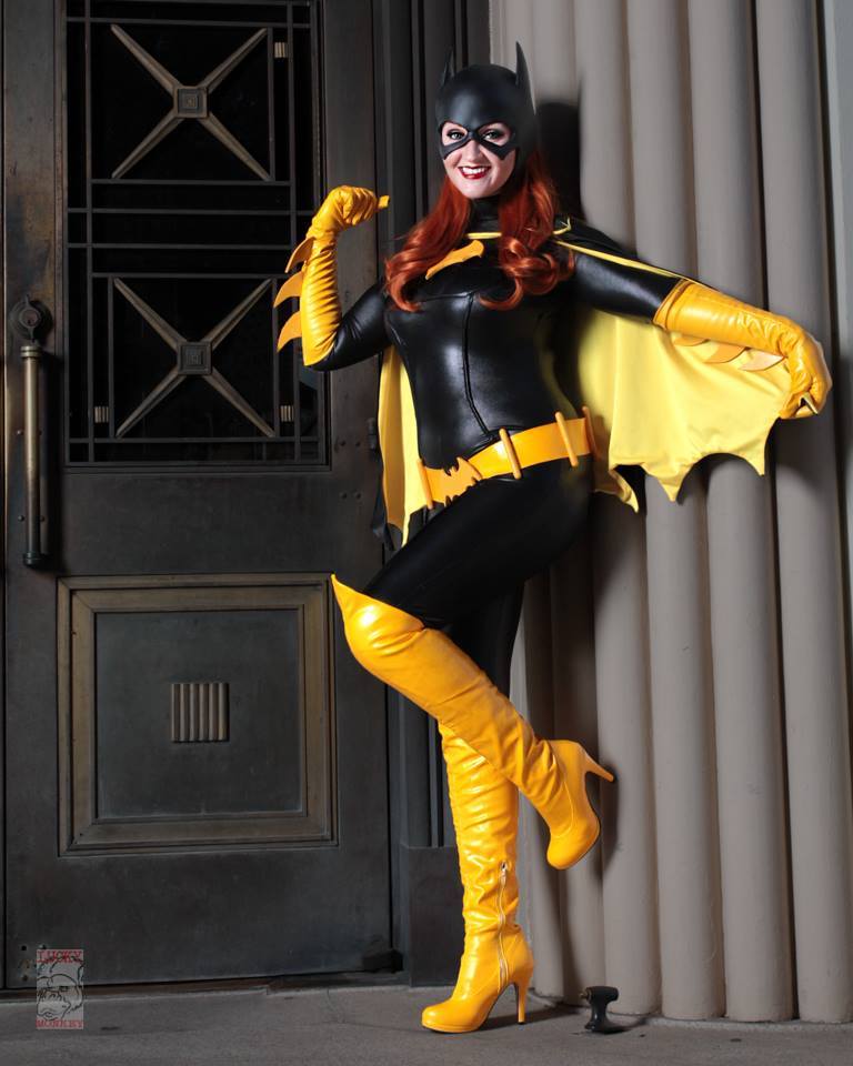 therealdfresh:  cosplayandgeekstuff:    Holly Brooke (USA) as Batgirl.Photo I and