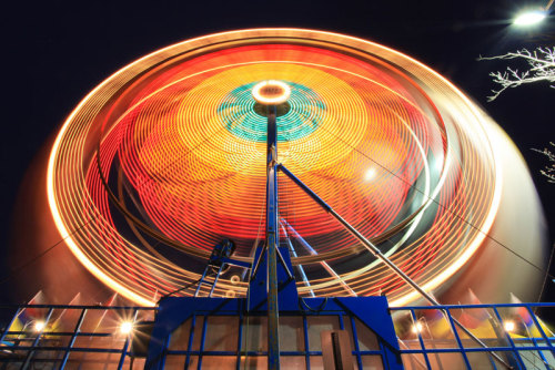 odditiesoflife:   Amazing Long Term Exposure Photos of Ferris Wheels The original Ferris Wheel was designed and constructed by George Washington Gale Ferris, Jr. as a landmark for the 1893 World’s Columbian Exposition in Chicago. The term Ferris wheel