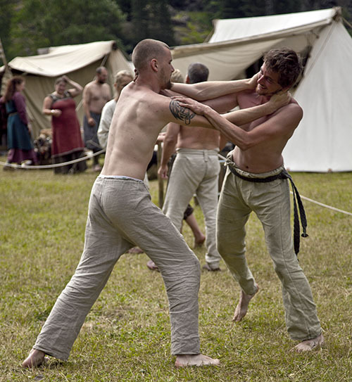 borghildvikingcreations:goldisblood:Glima   ”Glíma is a term of an old Scandinavian martial art whic
