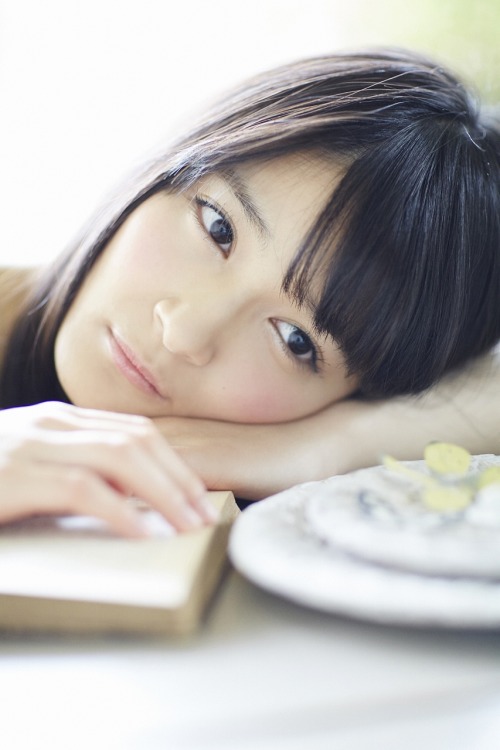nisi-nisi:  (欅坂46 駆け上るまで待てない！織田奈那 | HUSTLE PRESSから)  NO.2