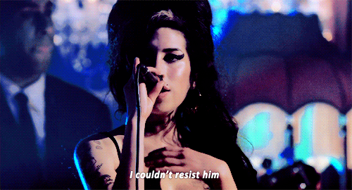 amyjdewinehouse: Amy Winehouse singing ‘I Heard Love Is Blind’ live at the Porchester Hall, 2007