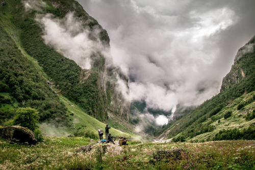 ayanvillafuerte:mountains.maybe*always a good idea.**trek to Valley of Flowers National Park. Uttara