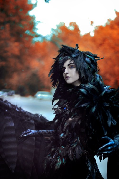 typhonatemybaby:  cosplayfanatics:  Howl Demon Form [Howl’s Moving Castle] Cosplay By GeshaPetrovich Follow cosplayfanatics.tumblr.com for more cosplay  oh my fuck 