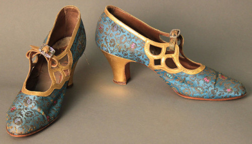 historicaldress:Evening Pumps, ca. 1920Evening pumps of turquoise silk floral brocade with gold leat