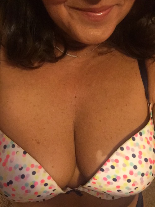 justplayin5162:  Happy Friday Eve👄