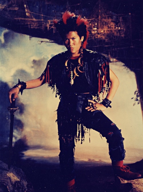 Its my man Rufio(Dante Basco) & the Lost Boys from the 1991 film Hook. His costume was super dop