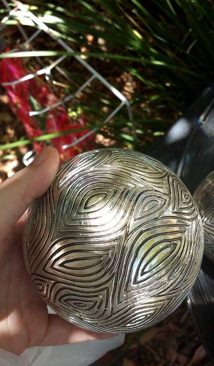 the-queen-of-thedas:minassalin:Someone alert the Dread Wolf, I found his orb at an artisan marketI f