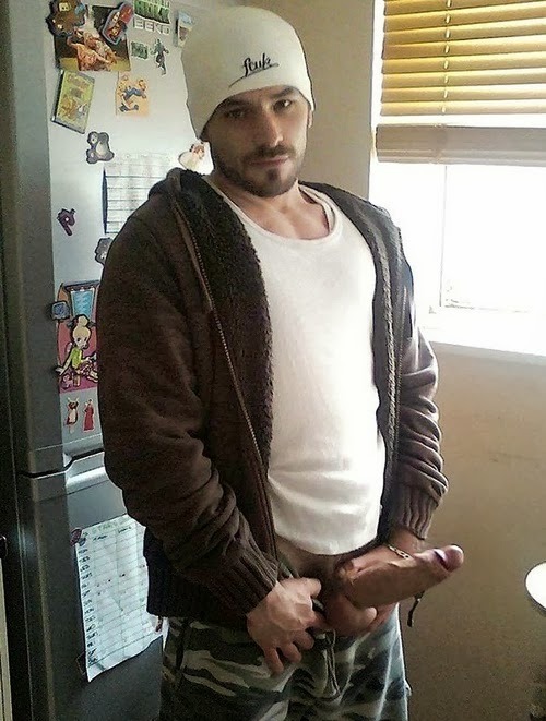 gregors2:  closets-are-for-clothes-only:  Follow For More Hot Guys – closets-are-for-clothes-only  Fuck!!! 