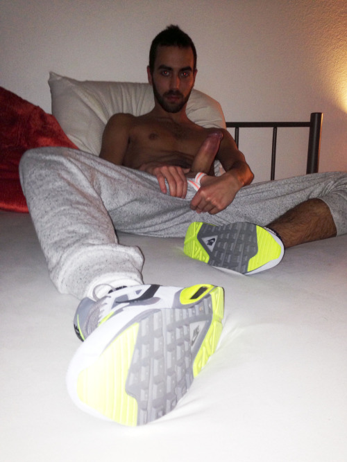 fostterrivierax:  I love my new clothes with my new air max!