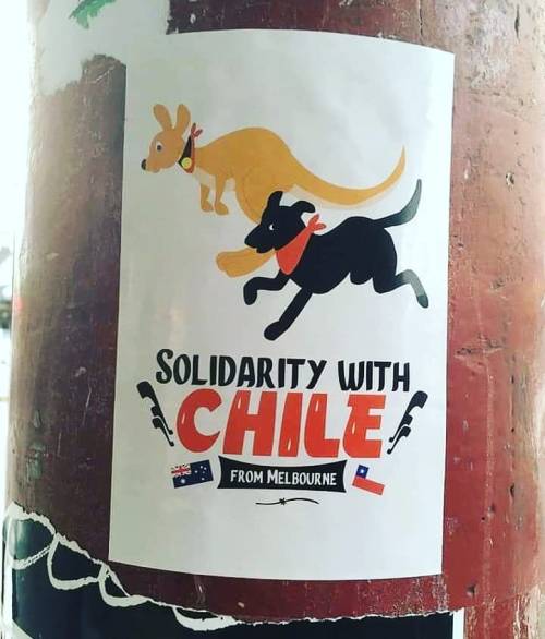 Sticker in Melbourne in solidarity with the ongoing revolt in Chile