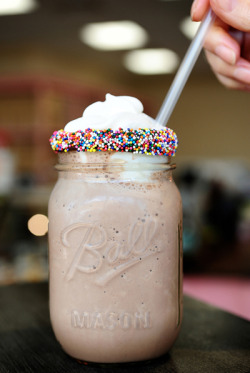 verticalfood:  Milkshake (by Ooh La La)