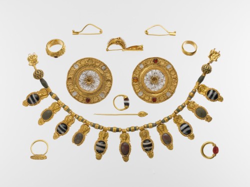 Set of jewelry (with detail of gold and rock crystal disks)Etruscan, Late Archaic Period, early 5th 