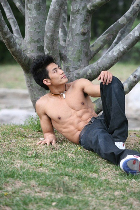 singa61:  Only Asian : http://singa61.tumblr.com/