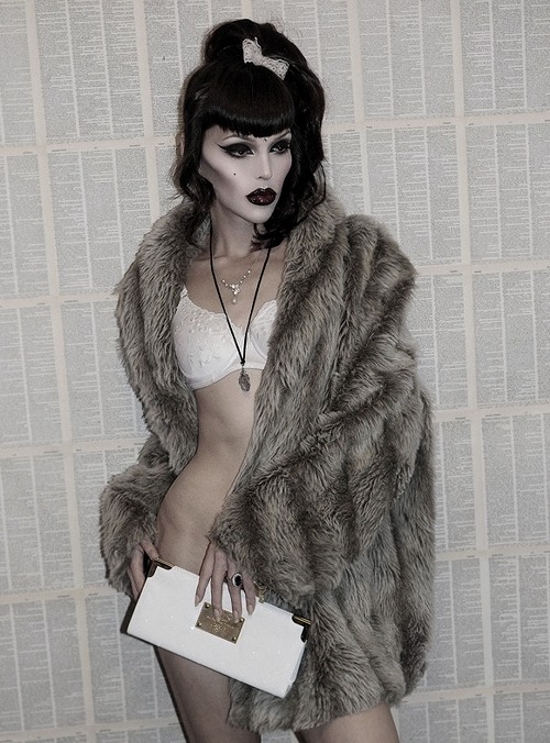 androfeminine:  Meeka Malcou