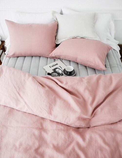 pinkgrungevsco: My life is so bored can anyone take me of here?