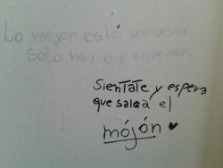 booommm-shakalakalaka:  Accion Poetica En El Bañooo  