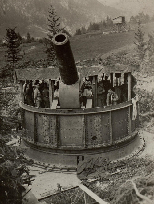 dieselfutures:Austro-Hungarian 42cm Howitzer