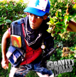 xeternalflamebryx:  This is my cosplay I design for this years New York Comic Con. Its my own interpretation of Dipper Pines from gravity falls but set in a post apocalyptic setting. I guess you can call it an older Dipper lol. I REALLY want Alex Hirsch