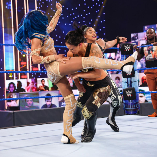 Bianca Belair, Sasha Banks &amp; Reginald vs. Shayna Baszler, Nia Jax &amp; Bayley: SmackDow