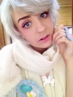 mahouprince:  trying something new today ❄️  (they/he)