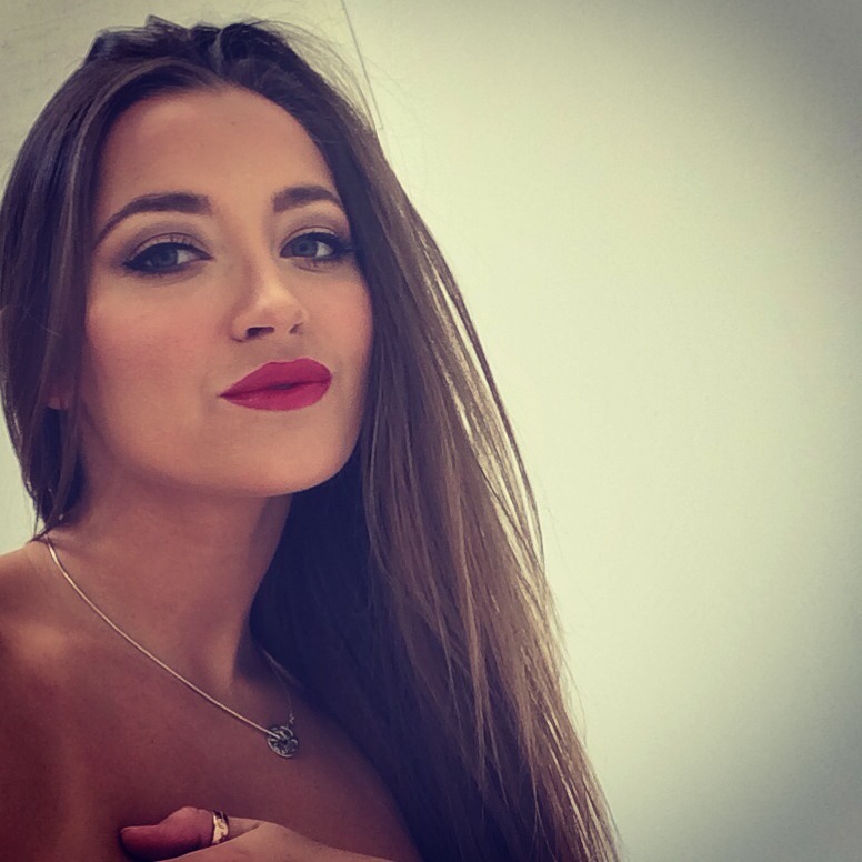 iheartthatass:  missdanidaniels:  Today 😍 and #dailybush   Dani DanielsiHeartThatAss.tumblr.com