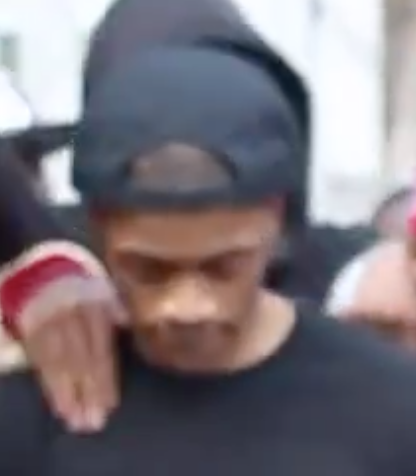 trebled-negrita-princess:  jonathanpants:  Schpilt drank   but look on Bobby face