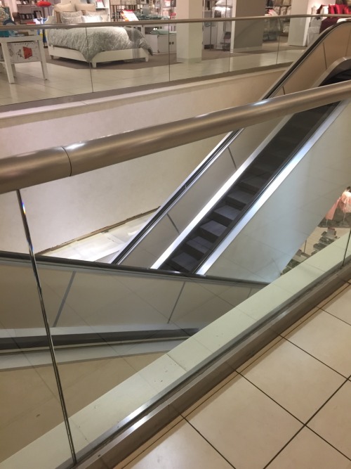 praydeath:@ ｔｈｅ ｍａｌｌ
